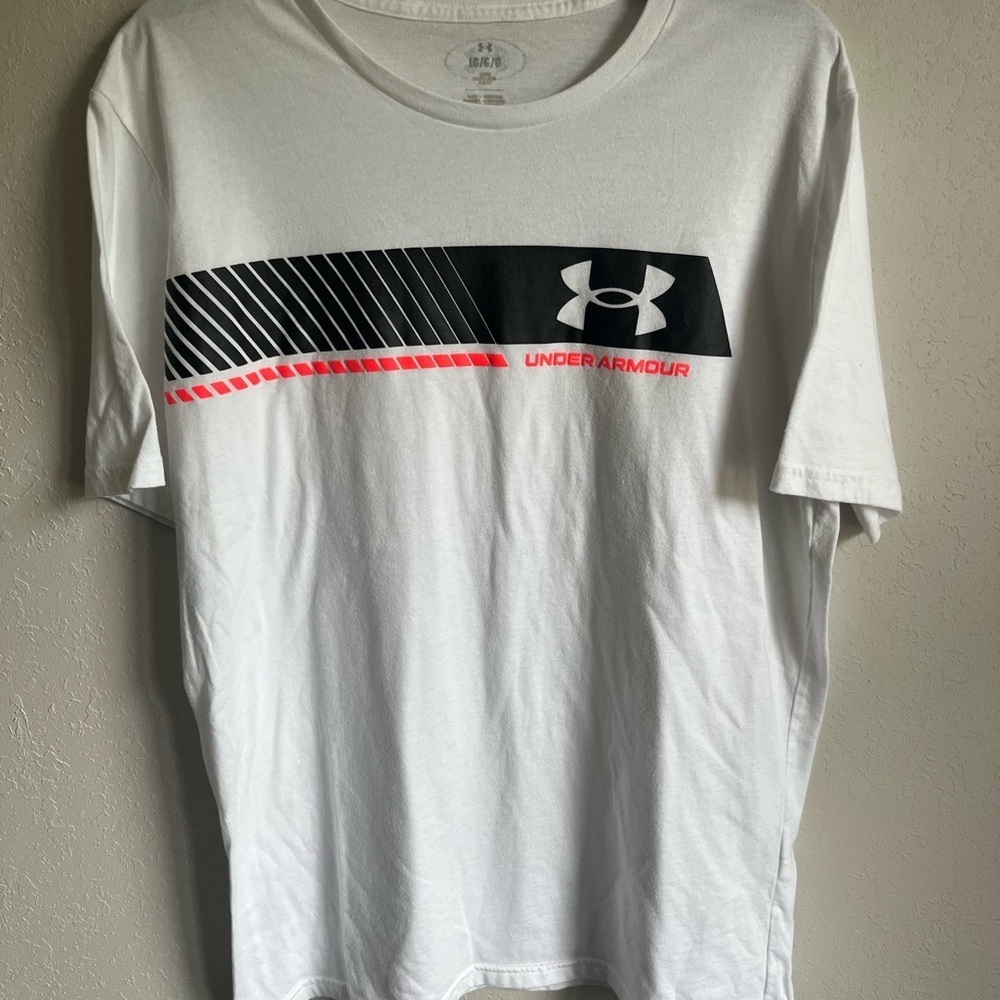 Men’s L White Under Armour Loose Fit Athleisure Lightweight Graphic Print Shirt